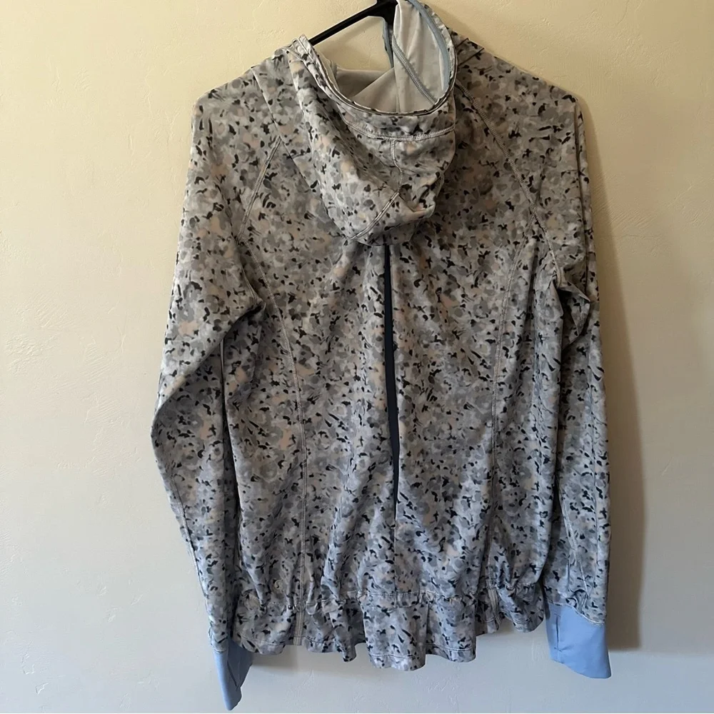 Lululemon Lightened Up Pullover Ambient Grey